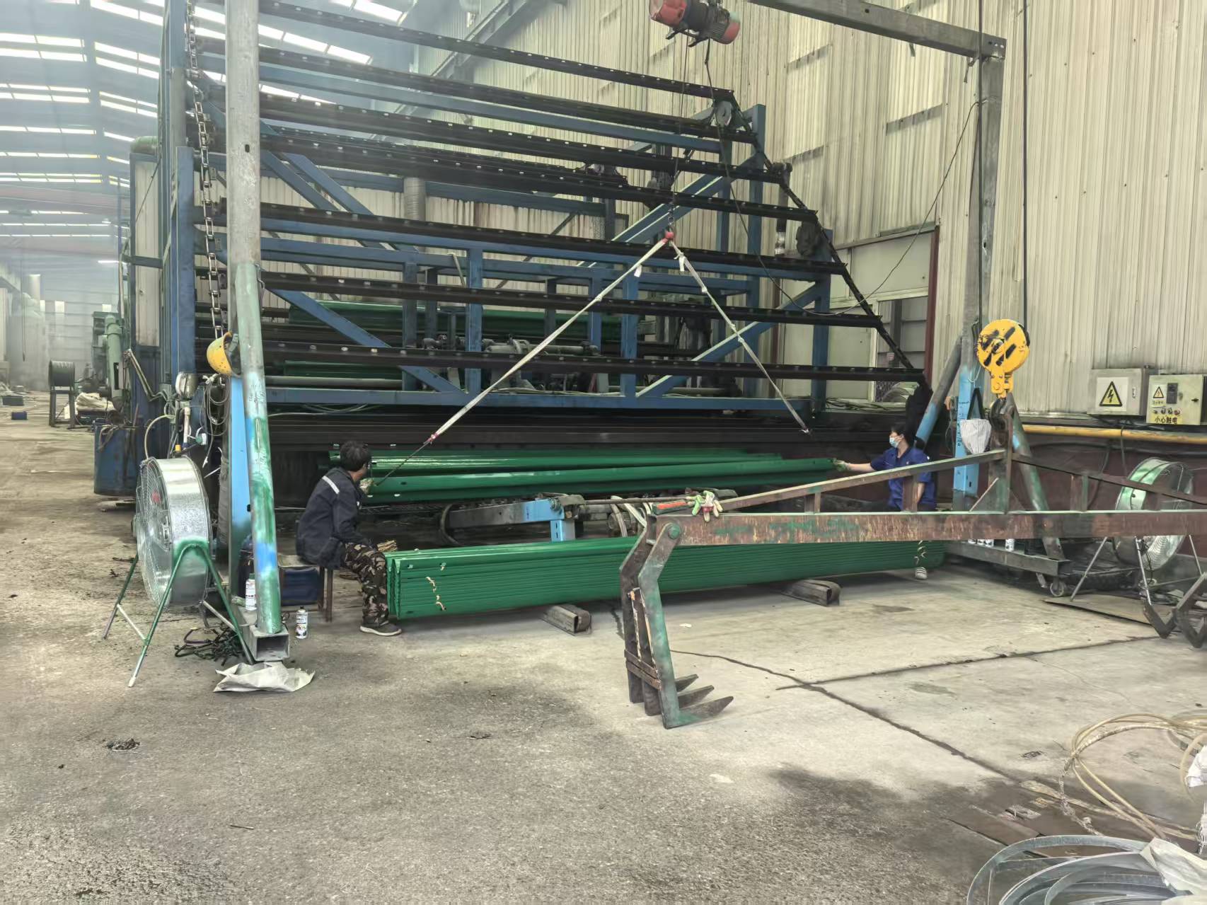巴彦淖尔市波形护栏环氧锌基波形护栏 - 方案