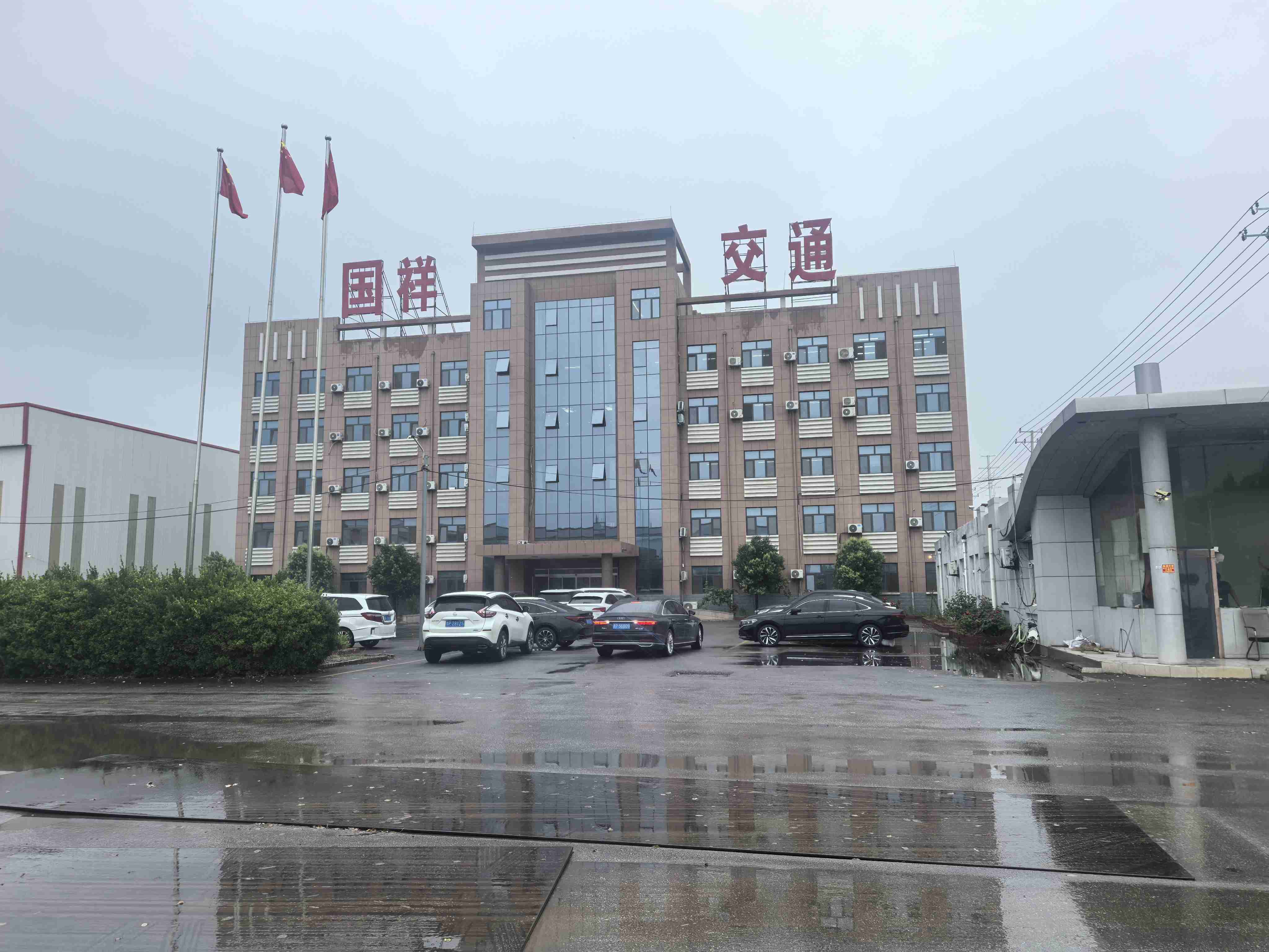 巴彦淖尔市热镀锌波形护栏浸塑波形护栏 - 方案
